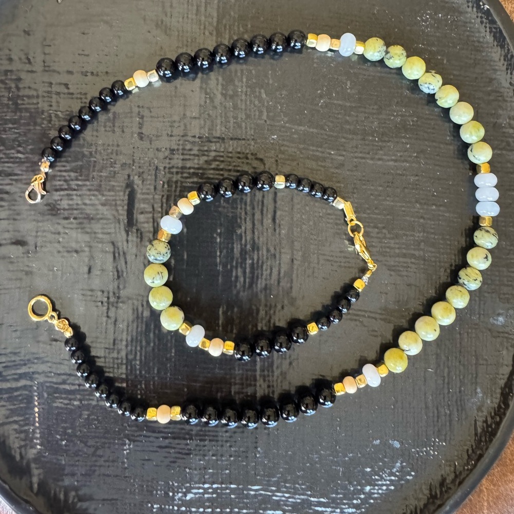 Chinese Jade and Clear White Jade gemstone Beaded Necklace and Bracelet Set